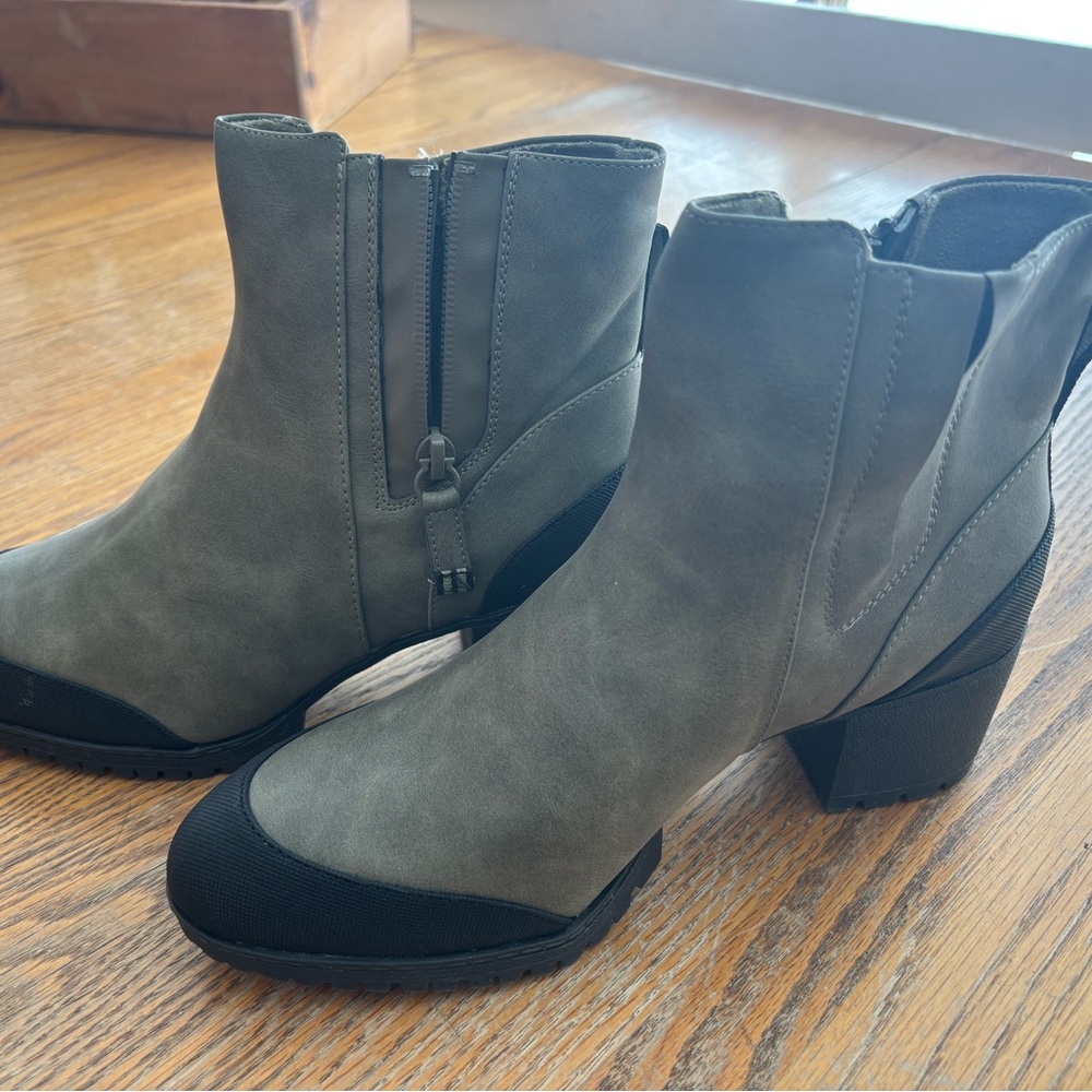 Dr. Scholl's Gray and Black Ankle Booties